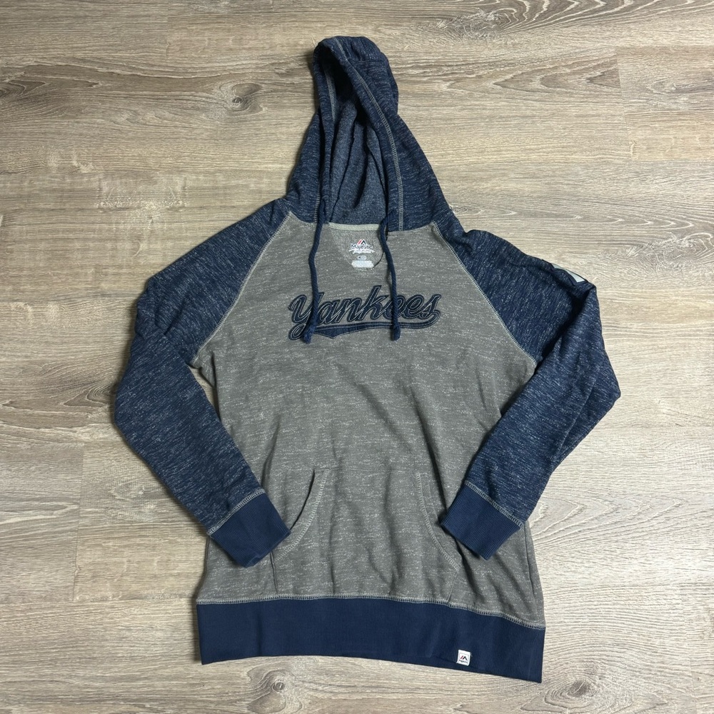 Majestic Yankees sweatshirt